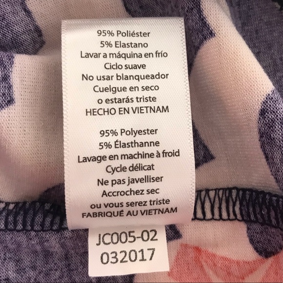 LuLaRoe Irma Stars and Stripes Shirt, Red, Blue, Cream, Medium - Picture 8 of 10